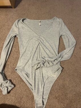 Free People Light Gray Ribbed Twist-Front Bodysuit